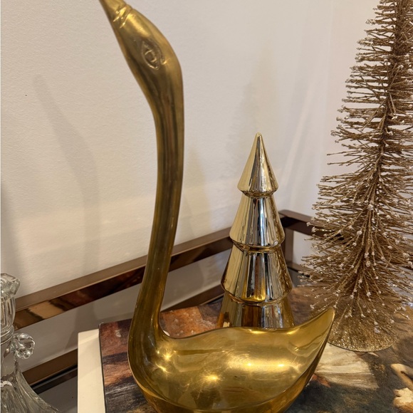 Vintage Brass Swan Figurine – 11.5” Tall Sculptural Décor - Picture 7 of 7
